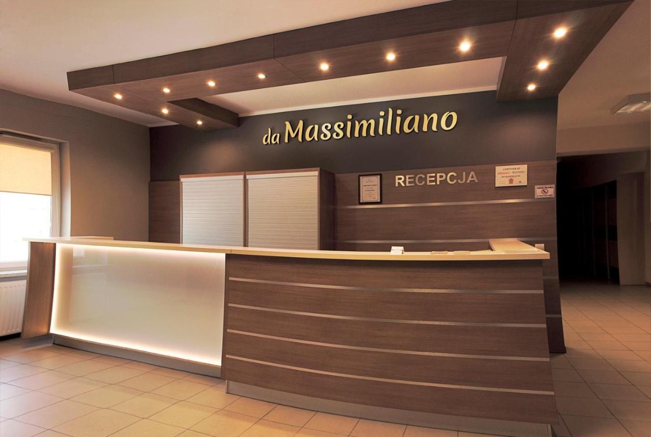 Da Massimiliano Aparthotel Wroclaw Bagian luar foto
