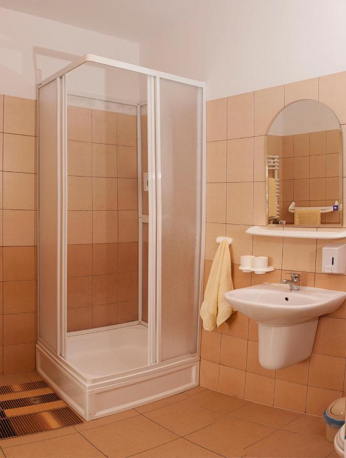 Da Massimiliano Aparthotel Wroclaw Bagian luar foto