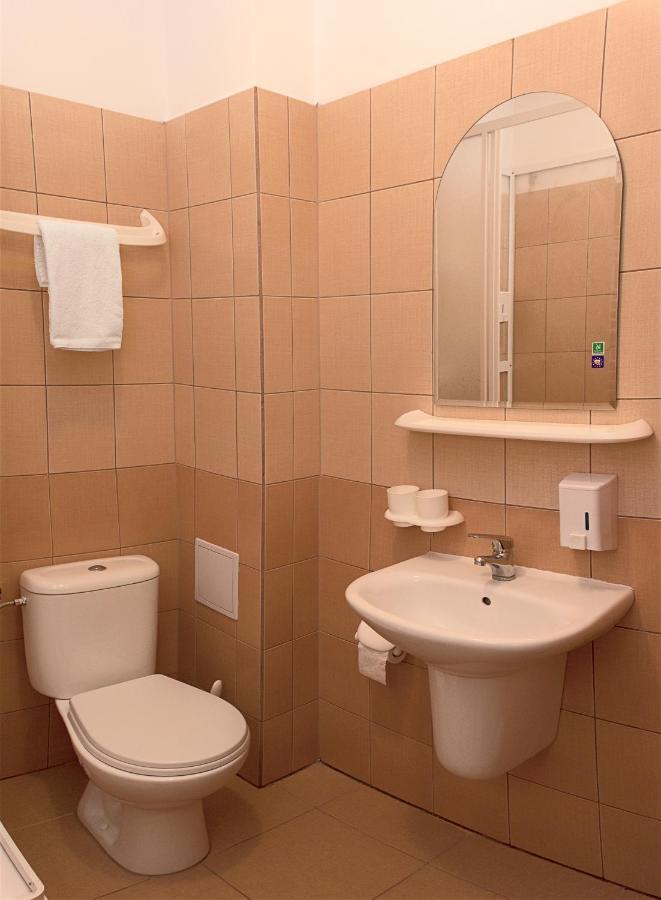 Da Massimiliano Aparthotel Wroclaw Bagian luar foto