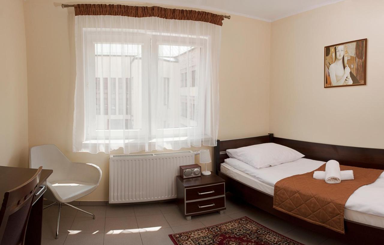 Da Massimiliano Aparthotel Wroclaw Bagian luar foto